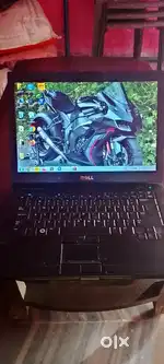 Dell latitude e6410/intel i5/2.5 kg/14.1 inches window 7/10/11support