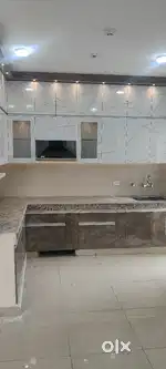 3 plus servent bhk semi furnished flat available for rent