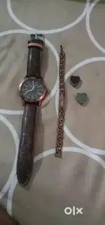 Watch' model 2025 size for 12-45 years . With a good bronze bracelet