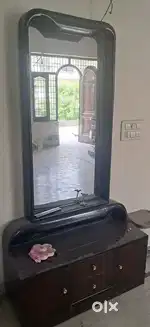Dressing table