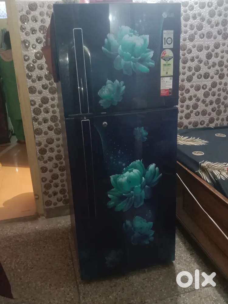 Fridge lg  285 litres as new condition