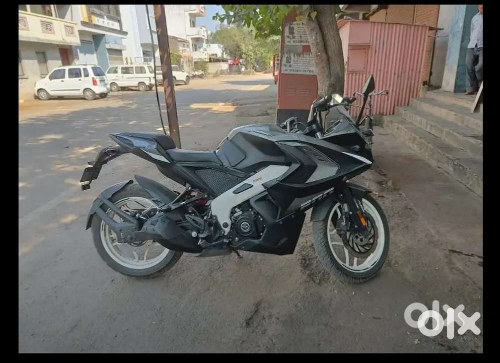 Pulsar RS200 BS6