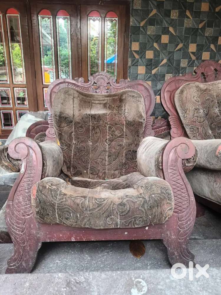 Elegant Mahogany Wood Sofa Set – Strong & Timeless Design