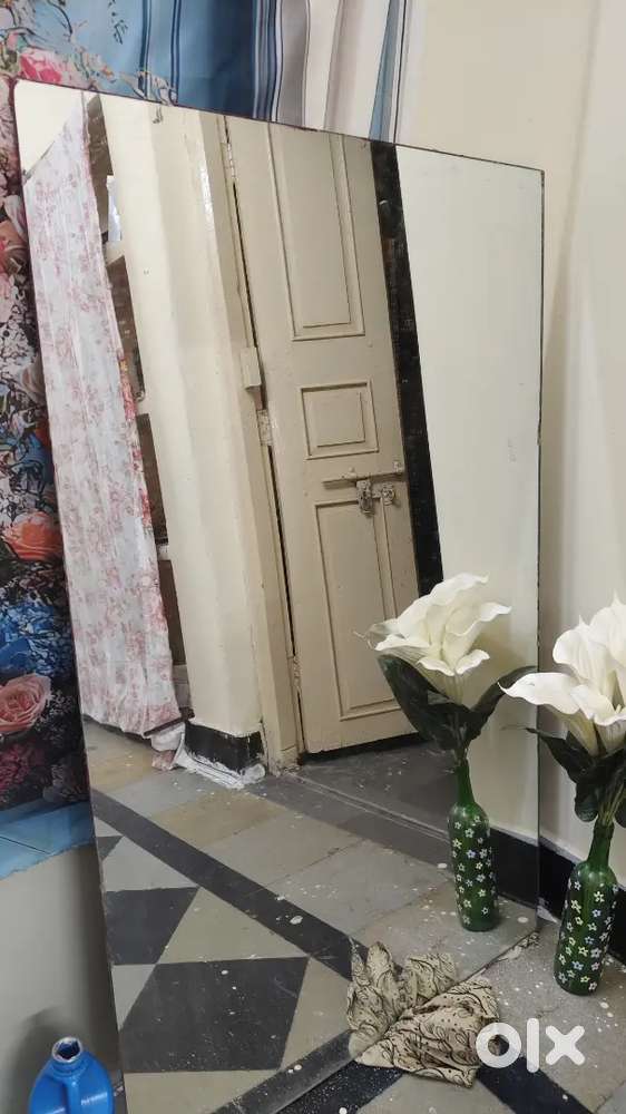 Mirror 3.5ft width and 4.5 length only 2000rs