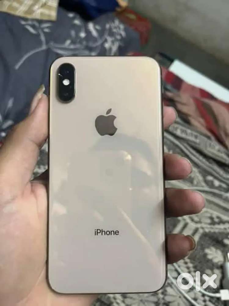 iPhone xs 100 % condition