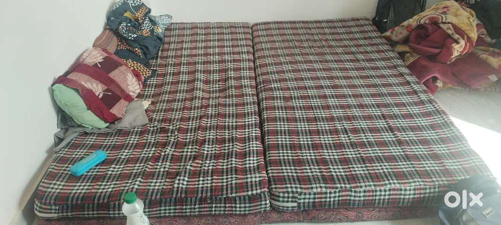 Bada wala gas ,chula ,double bed gadda two single bed gadda , two cool