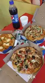 Pizza Restaurant Karigar cahiye boy ho ya girl