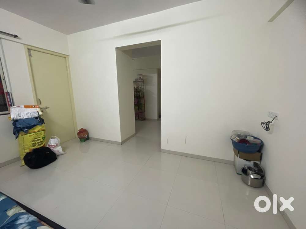 Required 1  female roommate