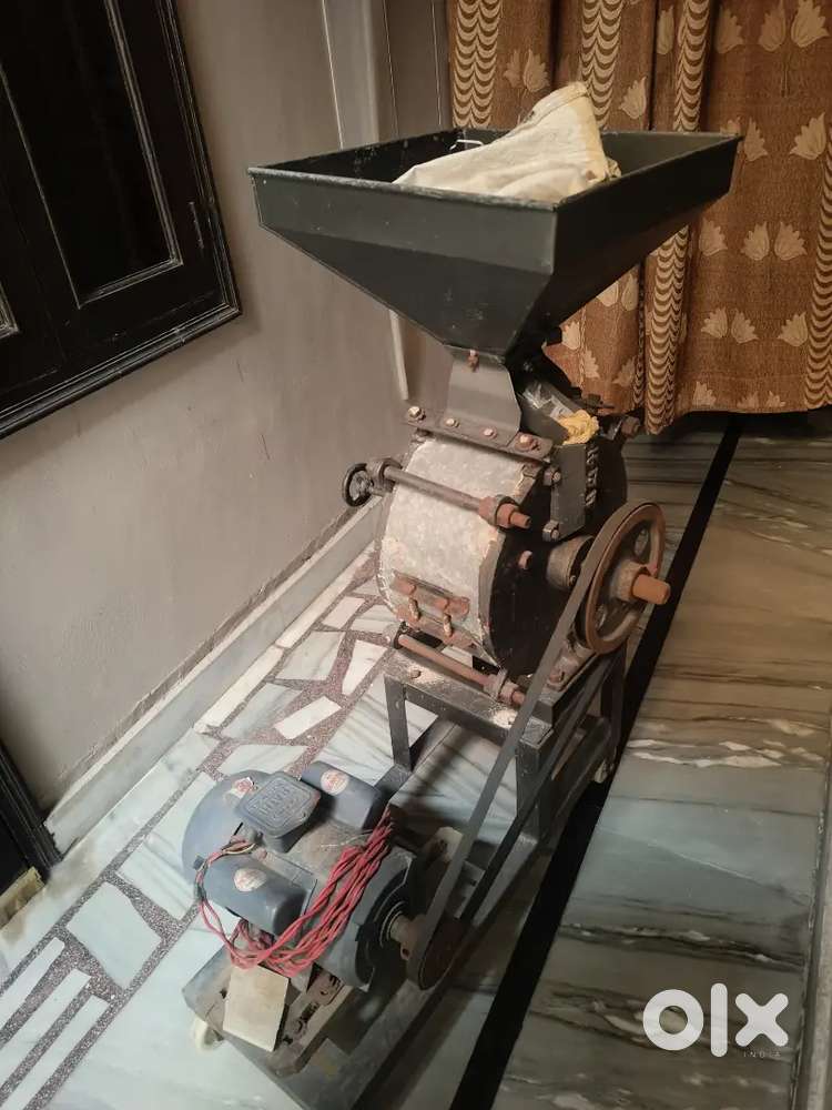Aata chakki with motor