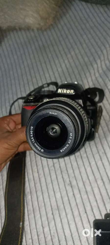 Nicon cam era d3100