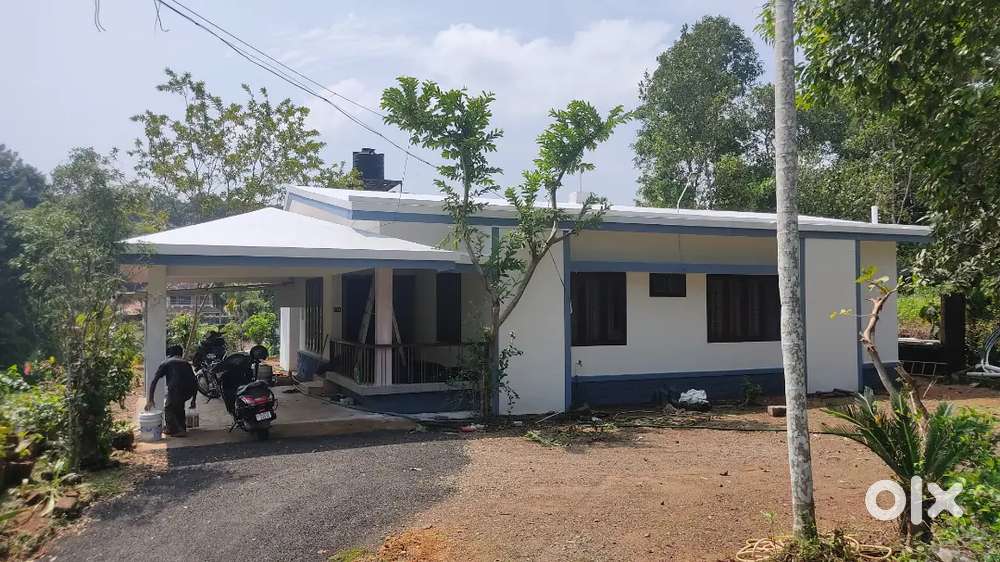35 ലക്ഷം 14 cent - 2350 Sq ff വീട്,  8 Cent മുതൽ പ്ലോട്ടുകൾ വില-120000
