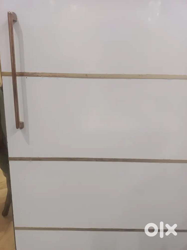 Office assistant manager female