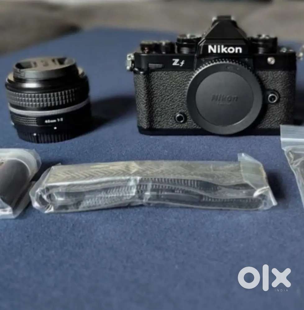 Nikon Zf Mirrorless Camera  24.2mp w 33 Shuter Count w 40mm f2.1 Lens