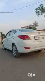 Hyundai Verna 2011