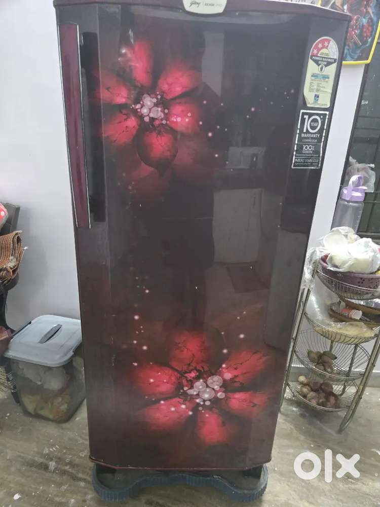 Godrej fridge sab working hai koi kaam kharcha nahi hai
