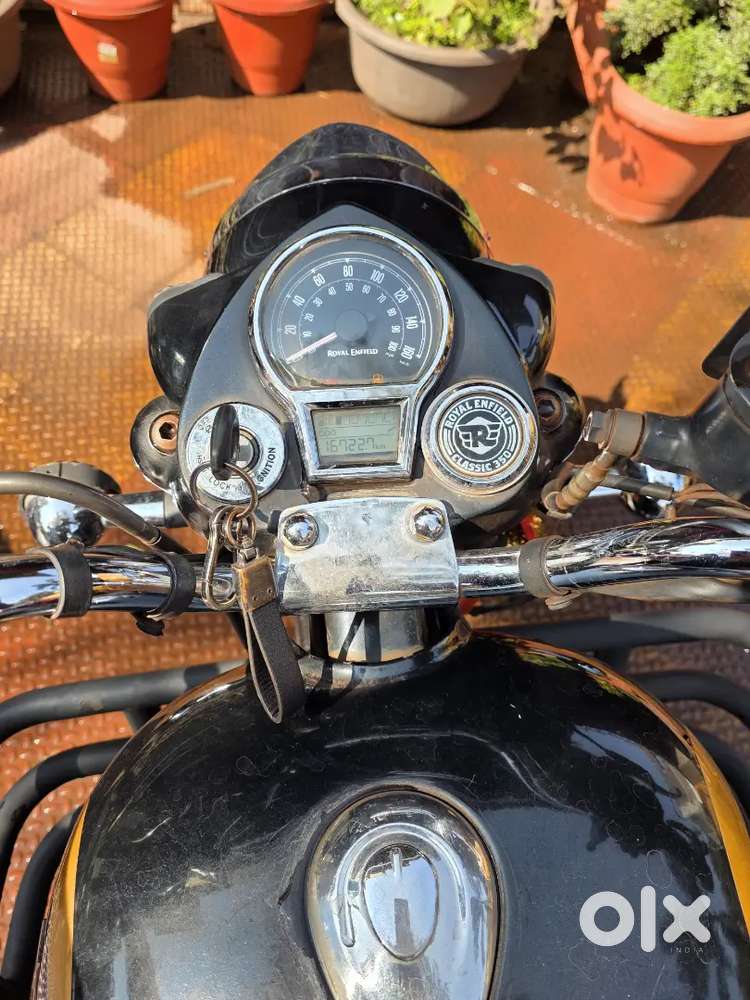 Classic 350 - Hyclone Black