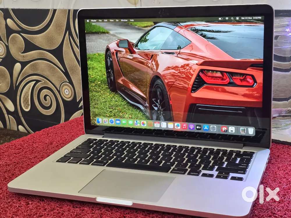 Apple Macbook Pro i5/8gb/512gb SSD 13inch Retina Display