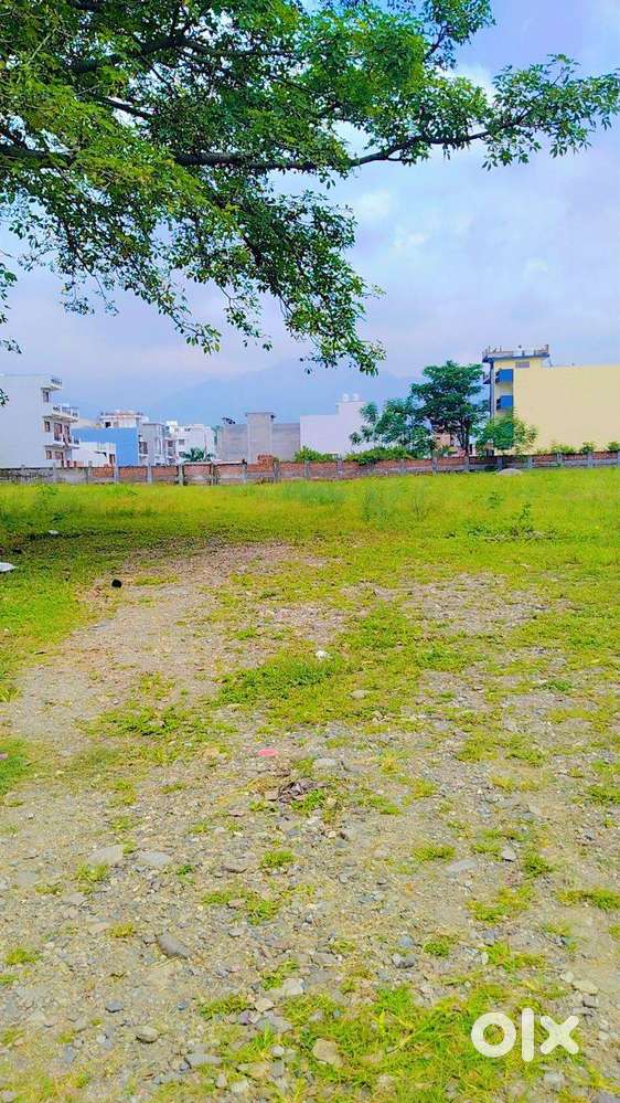 PREMIUM GATED COLONY PLOTS FOR SALE