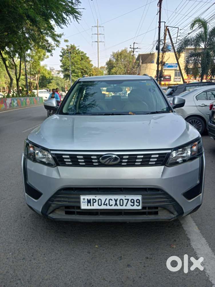 Mahindra XUV300 W6, 2019, Petrol