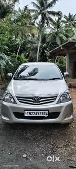 TOYATA INNOVA