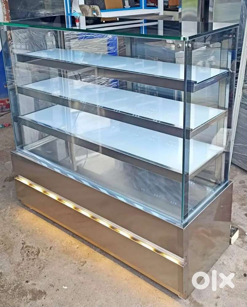 HOTEL KITCHEN EQUIPMENTS BAKERY ITEMS