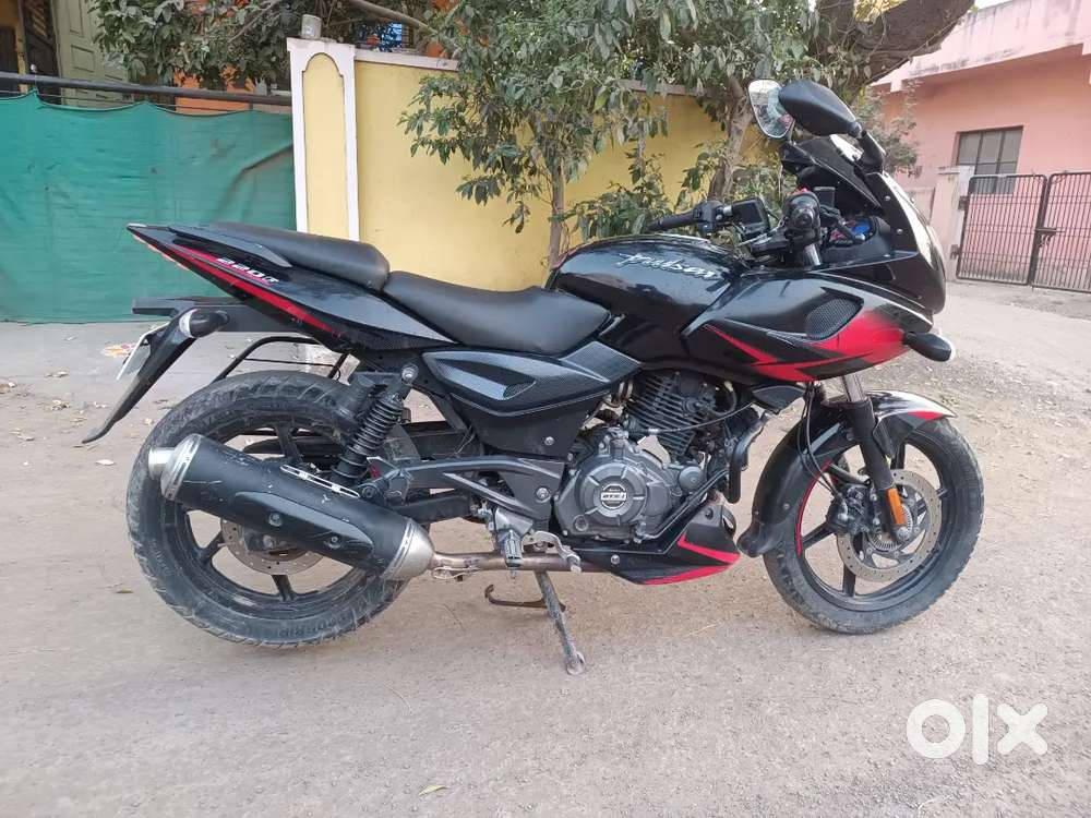 Pulsar 220F very good condition