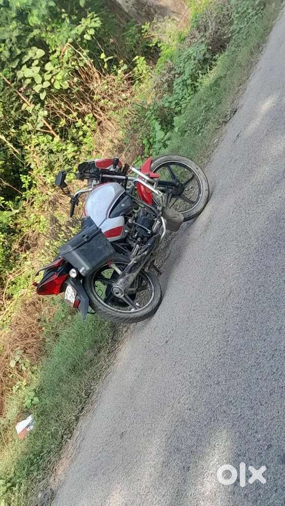 Bhai log 25000 mang raha hun baaki aap