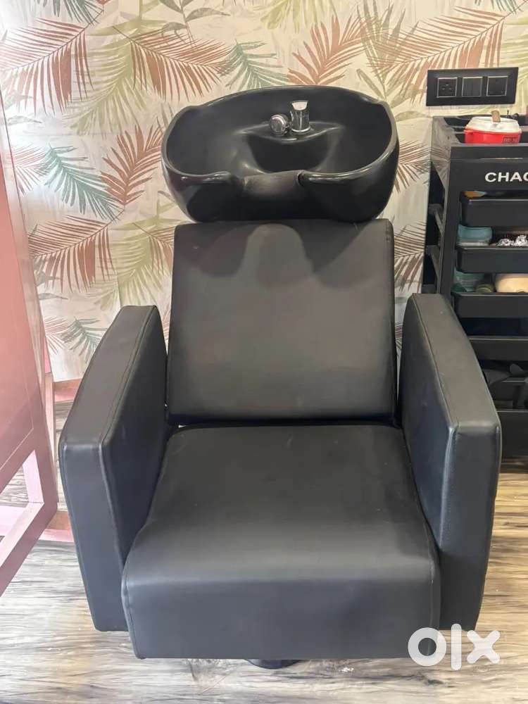 Furniture cabinet chair