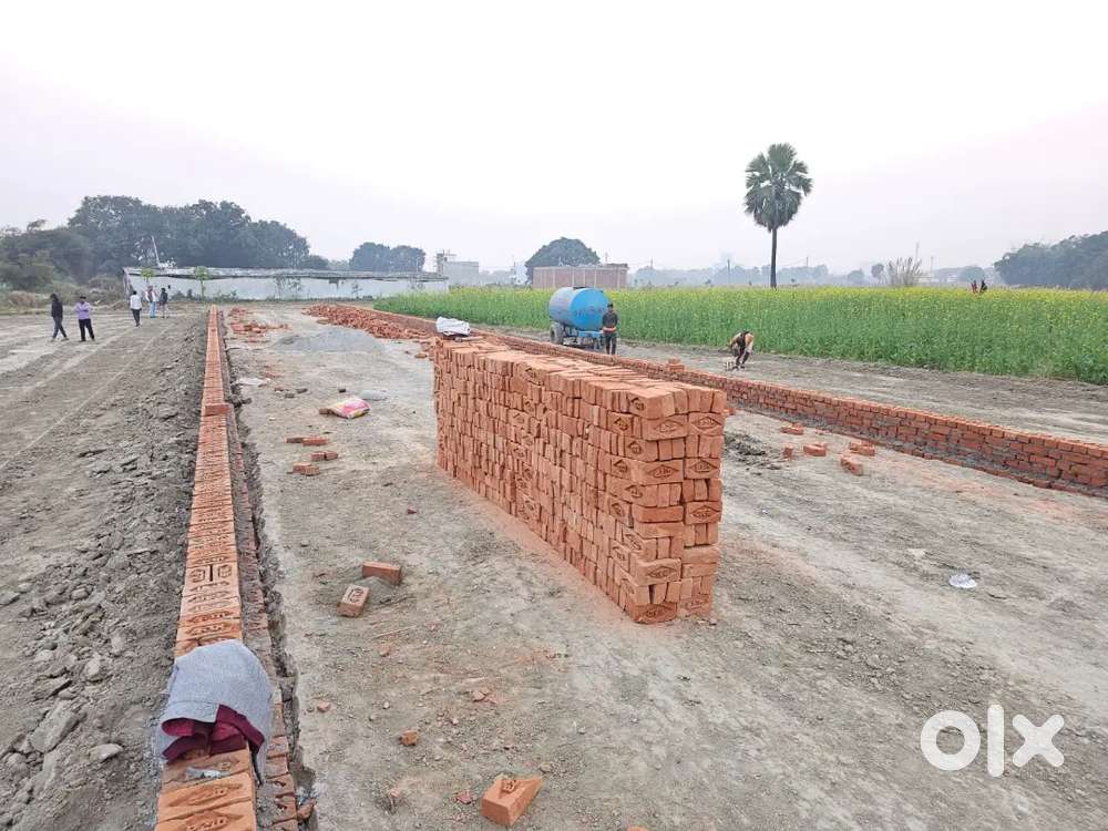 दरोगा खेड़ा चौराहा किसान पथ हाईवे से लगी हुई साइट