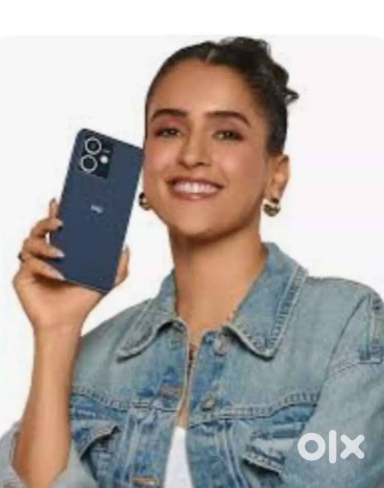 MOBILE STORE SAILS GIRLS and SAILSMAN