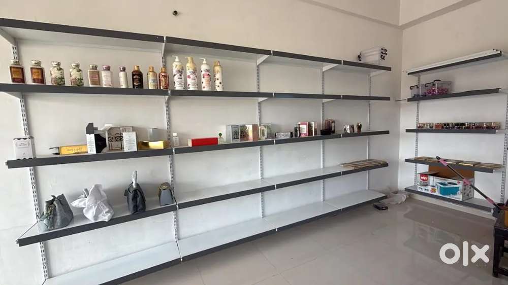 Commercial mall types wall rack