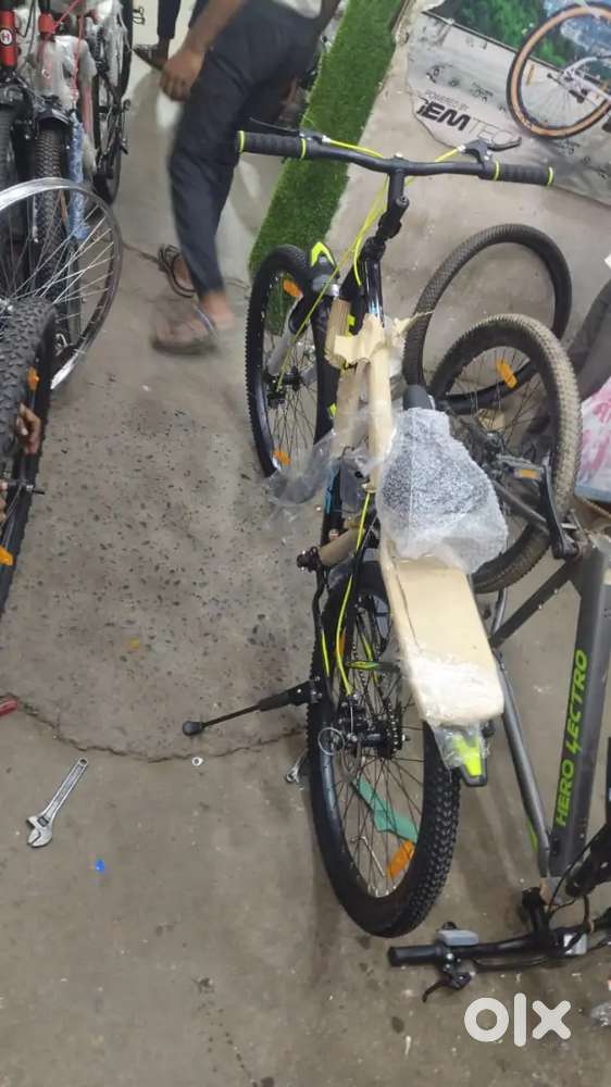 Mera cycle bahut achcha hai aur mujhe bike lena hai iska rang Se bechn