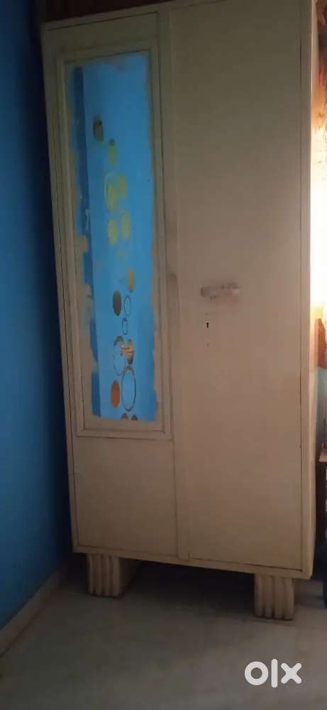 2 Cupboards