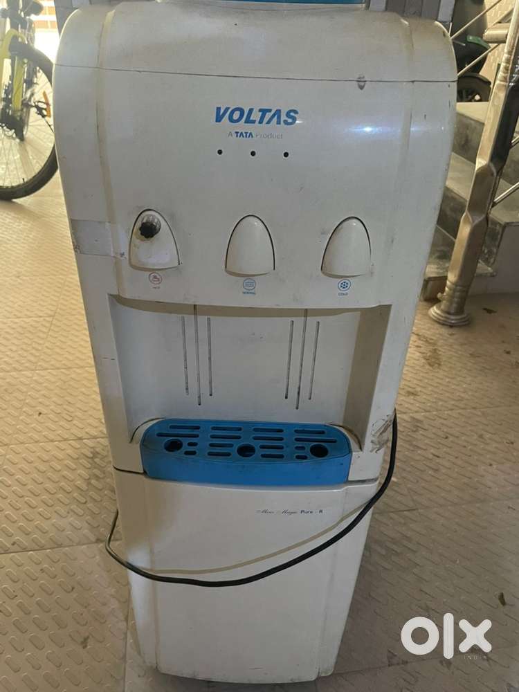 Voltas water dispenser