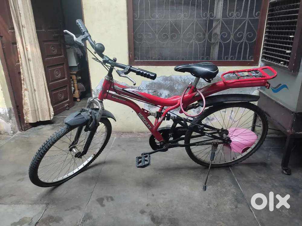 Achi condition m cycle hai jis kisi ko bhi chaiye vo le sakta hai