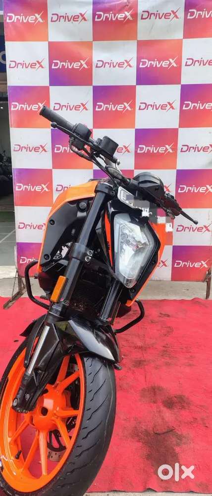 KTM DUKE 200+ + RC TRANSFER
+ INSURANCE
+1 YEAR WARRANTY
+ 3 FREE SERV