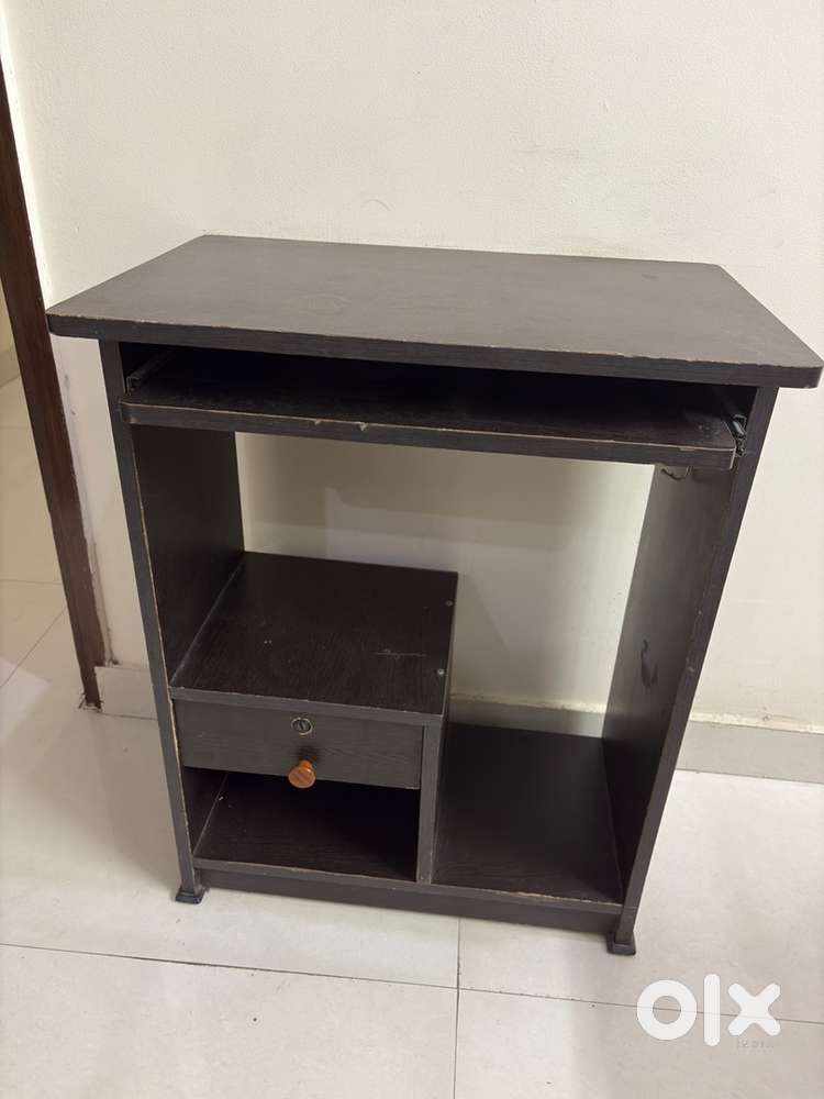 Mint Condition Computer/Study Table