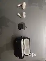 Apple Airpods pro.