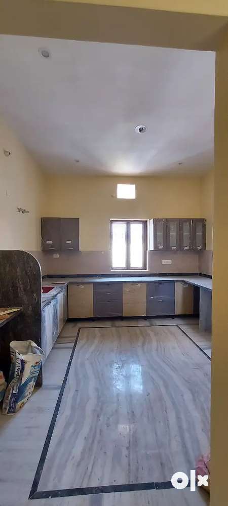 Singh Property Dealer 4 BHK Flat Rent In House Lanka BHU Varanasi