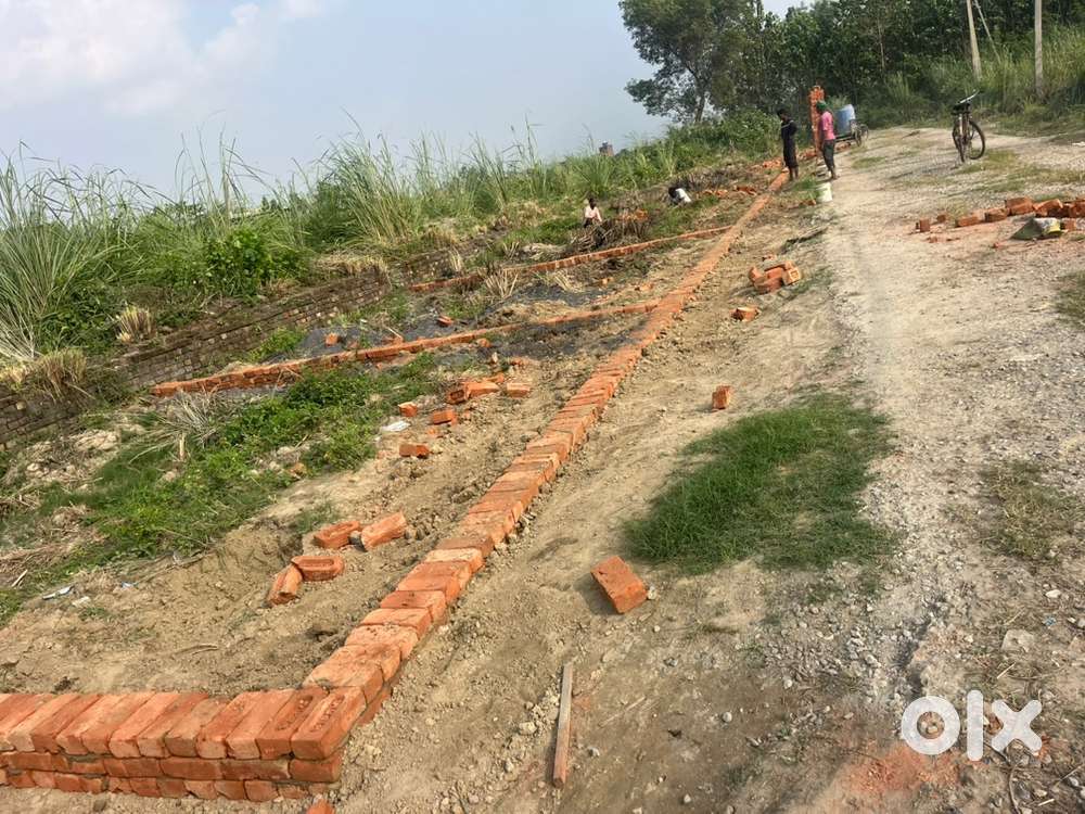 Janta road Duwarika pure Aprood me he  45 gaj plot