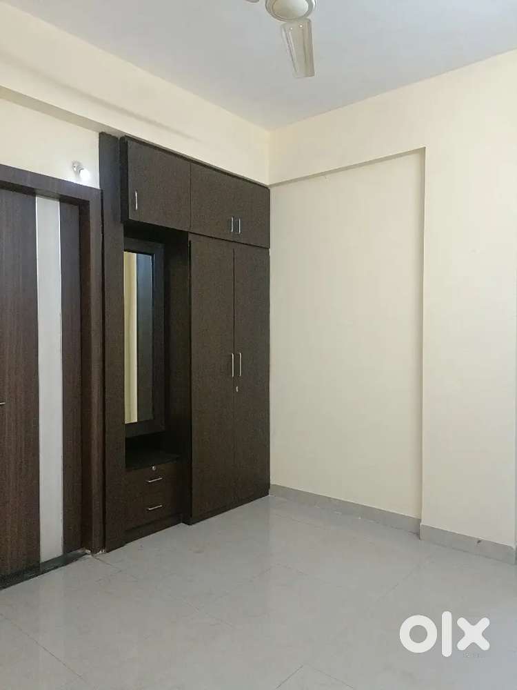 3bhk flat for rent  palace orchid square colony Kolar road Bhopa