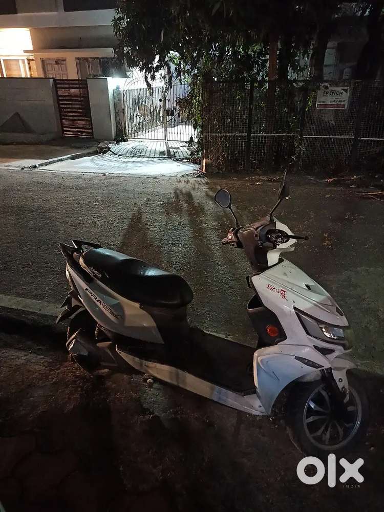 Urgent sell Okinawa praise pro electric scooter