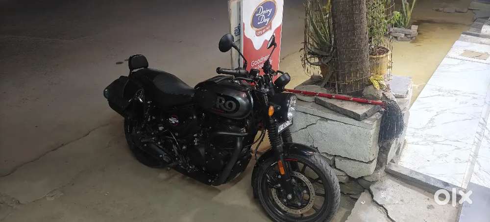 Very gud condition showroom maintenance