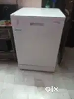 Dish washer