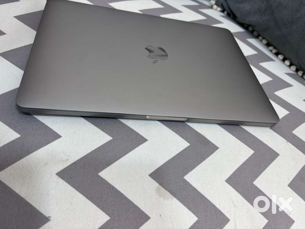 MacBook Pro A2251 i5  16GB RAM  1TB SSD  Excellent Condition