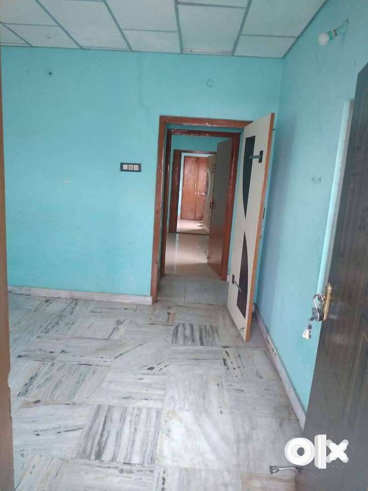 First Floor Commercial Rent / Bachelors in Devichowk, Rajahmundry