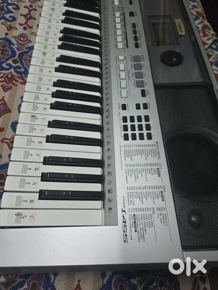 Yamaha Keyboard i455 excellent condition