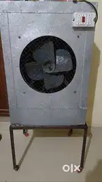 Cooler with stand