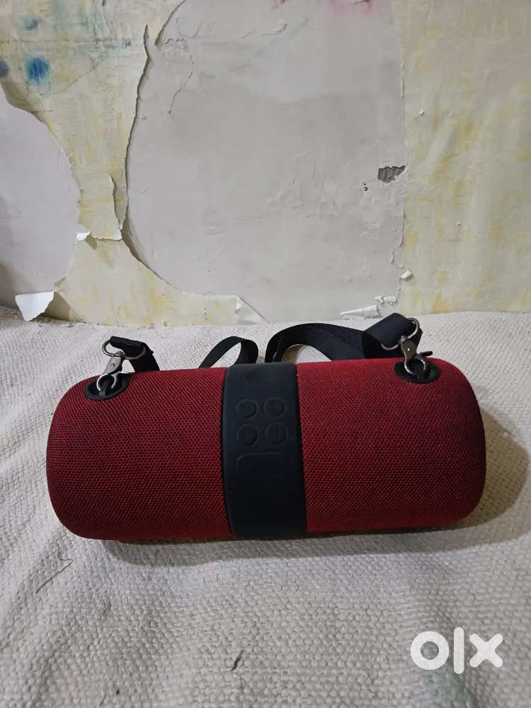 Boat Stone 1208 wireless bluetooth speaker