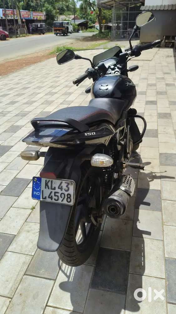 Pulser150 black